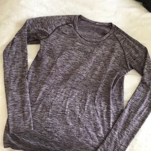 Ululemon long sleeve workout top